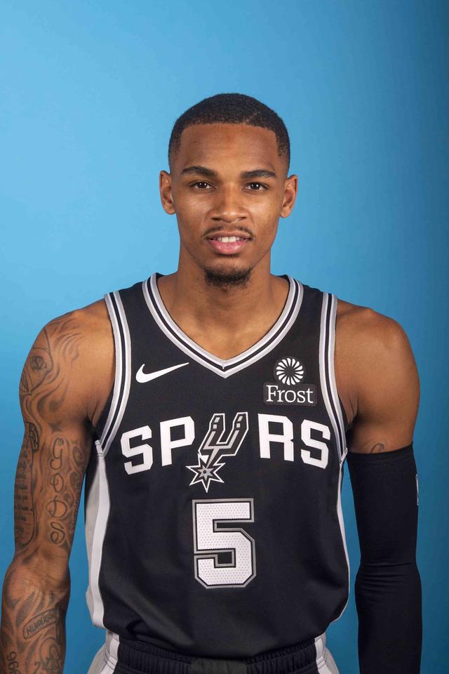 而是一生的 而是一生的