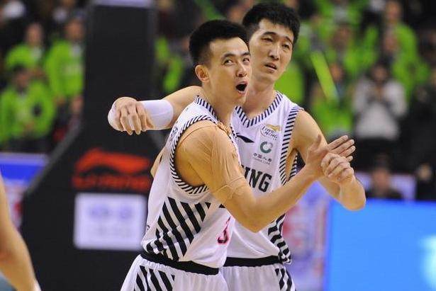 5-0！利雅得胜利开门红，C罗点射创纪录，赛后引领维京战吼